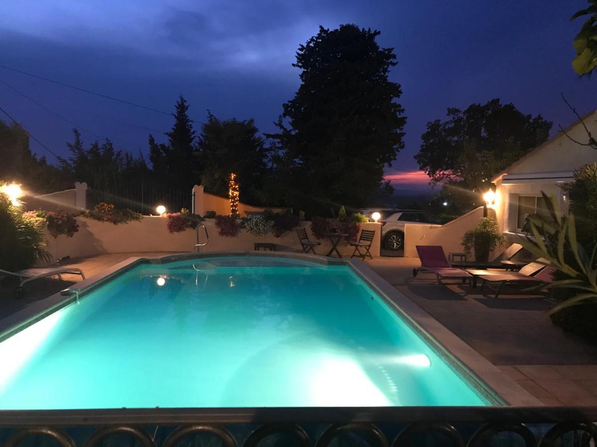 Les Hauts D'Eyragues Gite Reverie Meuble Classe 4 Etoiles Buitenkant foto